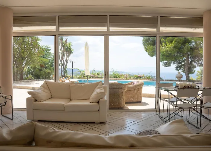 Villa Ariadne - Majestic View And Relaxation *